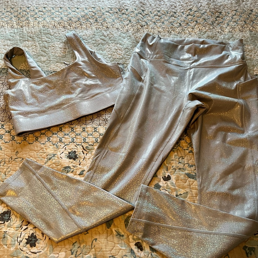 Fabletics silver holographic set